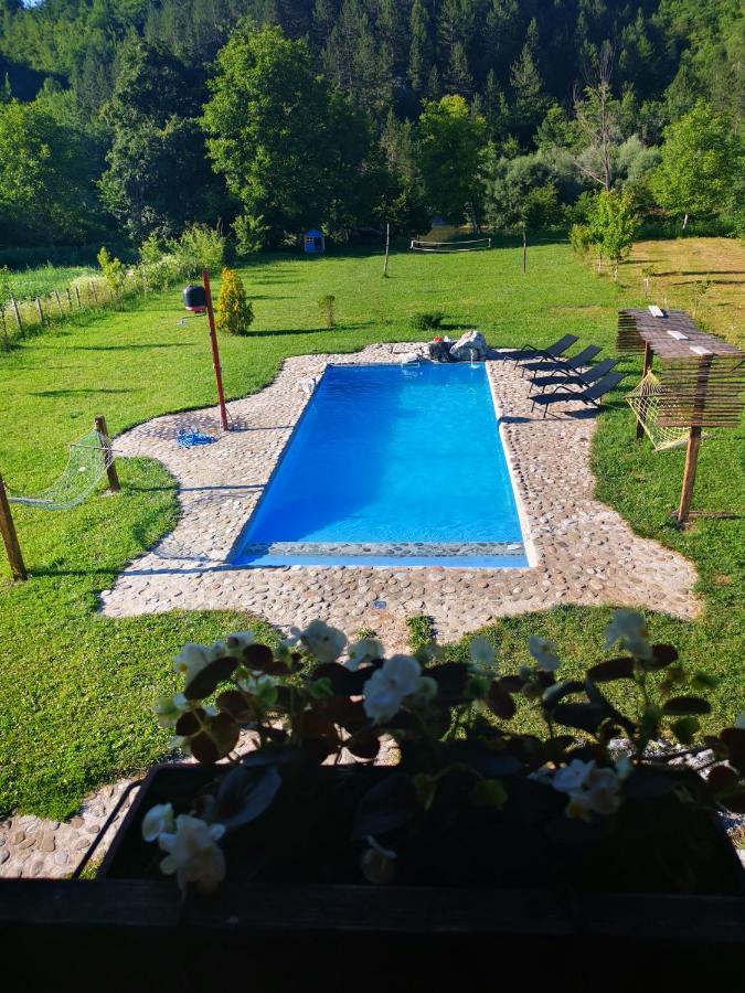Exo Log Cottage Jezero  Luaran gambar