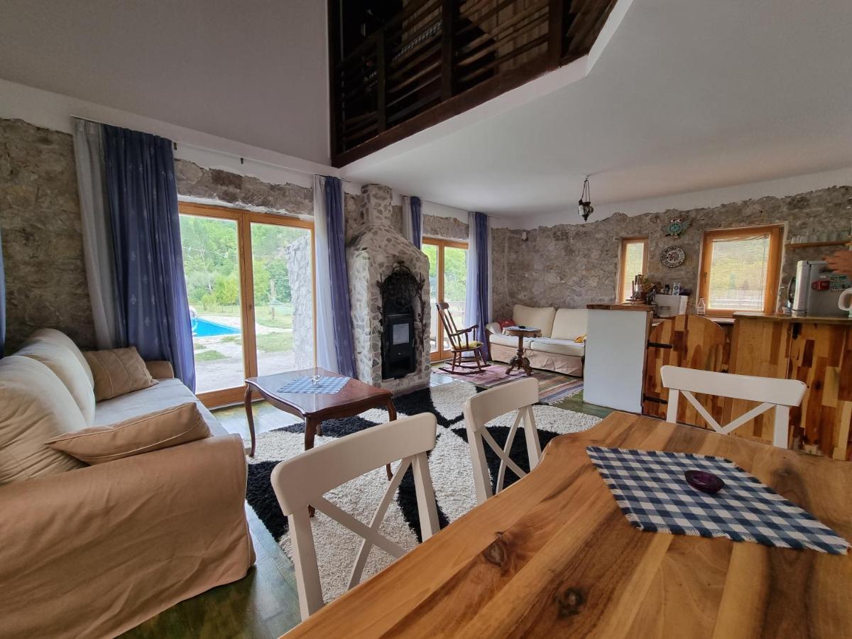 Exo Log Cottage Jezero  Luaran gambar